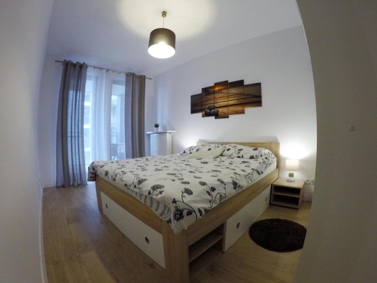Apartament Obrzezna 3 Deluxe 华沙 外观 照片