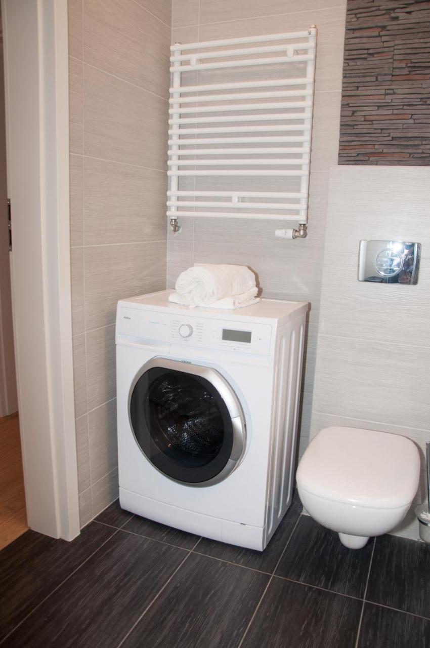 Apartament Obrzezna 3 Deluxe 华沙 外观 照片