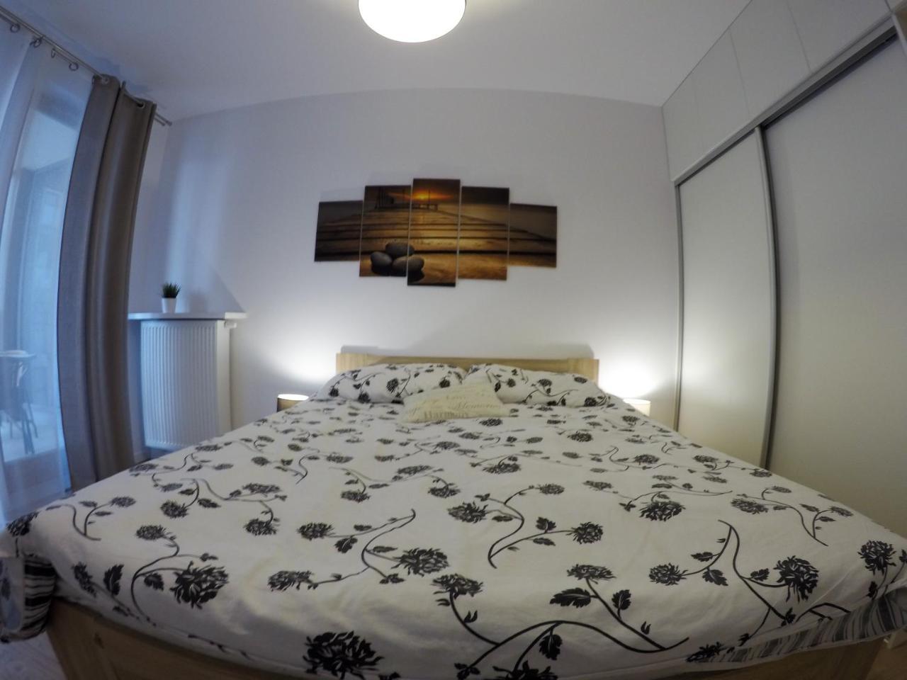 Apartament Obrzezna 3 Deluxe 华沙 外观 照片